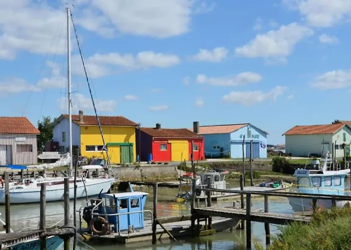 Coquillages&crustacés Avec Piscine Chauffée&plage Chalet