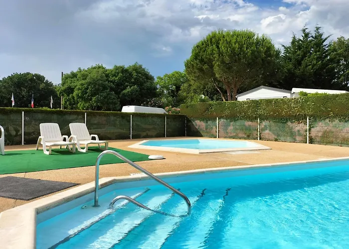 Coquillages&crustacés Avec Piscine Chauffée&plage * Marennes (Charente-Maritime)